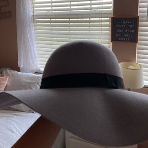 Cotton On Accessories - Cotton On Gray floppy hat! Cotton On Accessories - Cotton On Gray floppy hat!
